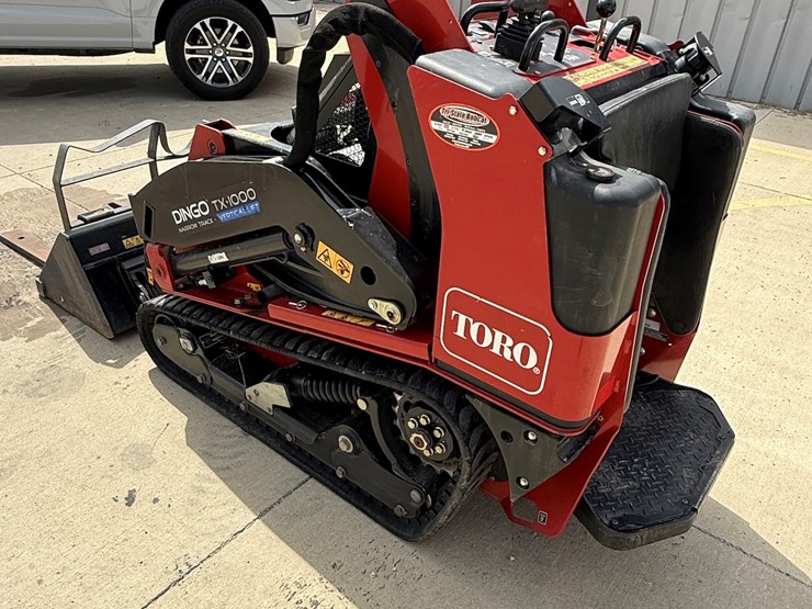 #29-•-2024-toro-dingo-tx-1000-narrow-track-ride-on-skidloader-image-7