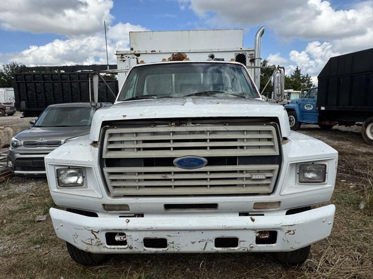 1992-ford-f70-image-5