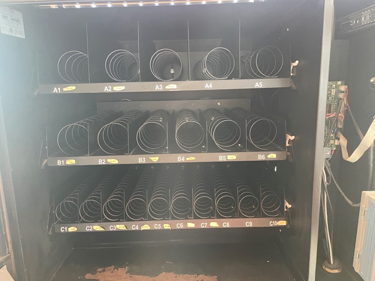 #1600-•-vending-machine-(off-site-in-alamogordo)-image-5
