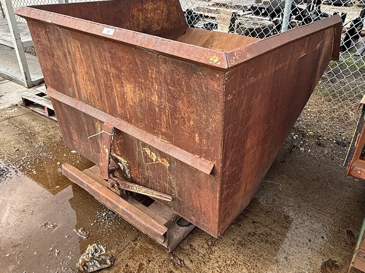 #41-•-large-heavy-duty-steel-dump-cart-image-1