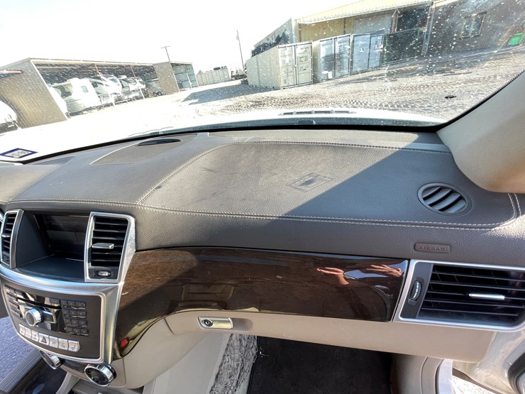 2015-mercedes-benz-gl450-image-102