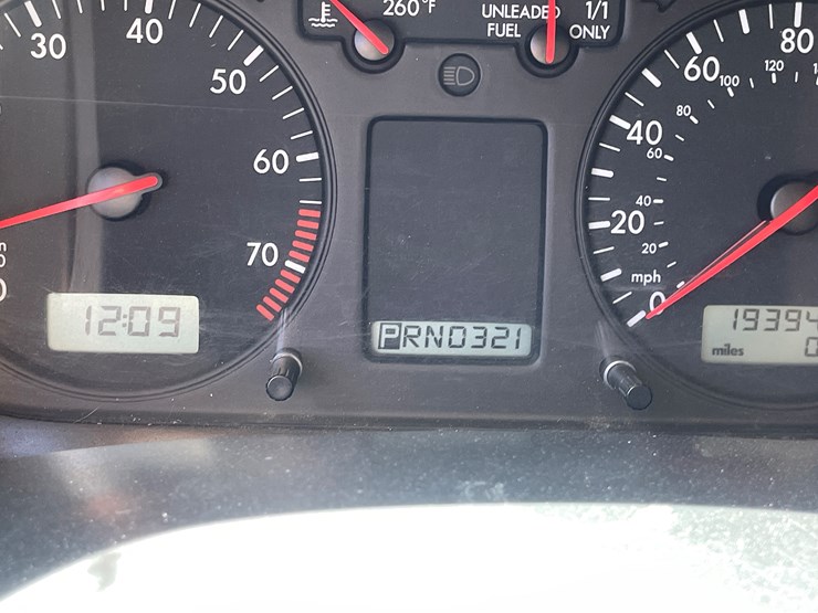 #501-•-2002-volkswagen-eurovan-mv-(title-in-delay)-image-19