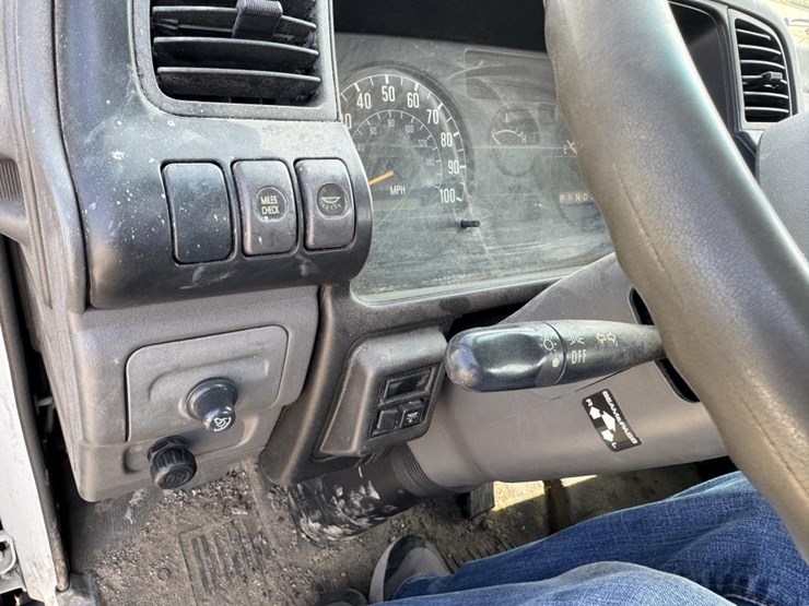 2003-gmc-w4500-image-51