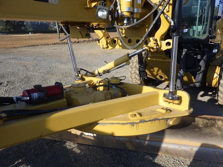 2013-caterpillar-140m2-image-13
