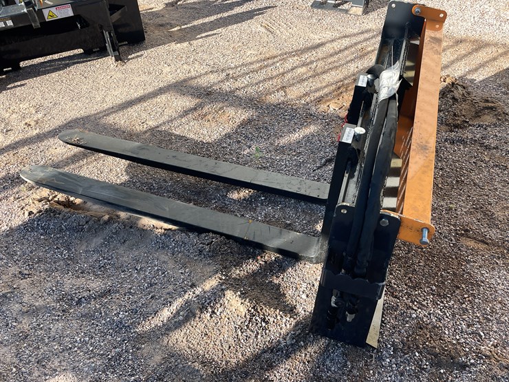 #2033-•-skid-steer-pallet-fork-hydraulic-adjustable-image-7