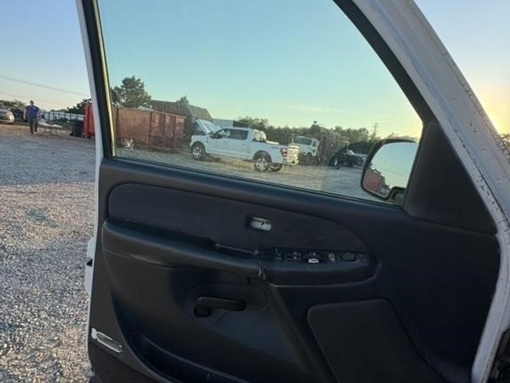2001-chevrolet-silverado-image-21