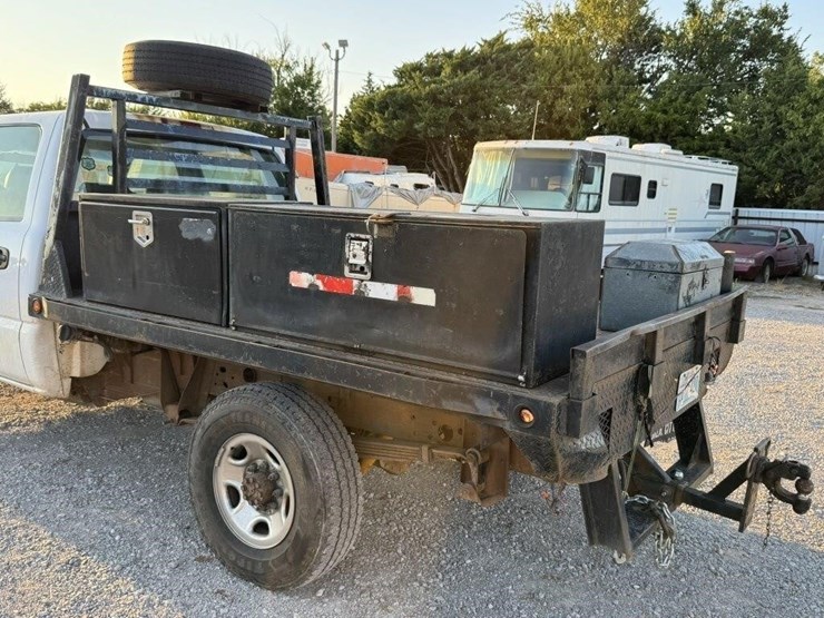 2001-chevrolet-silverado-image-18
