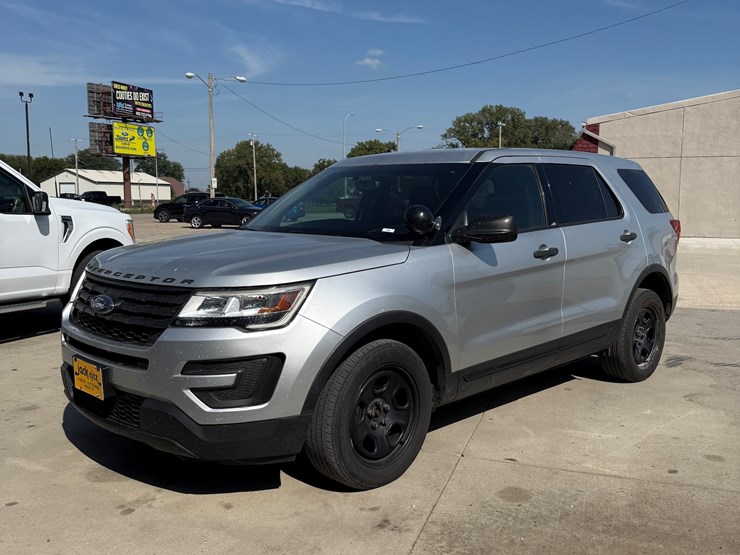 2016-ford-explorer-police-interceptor-image-3