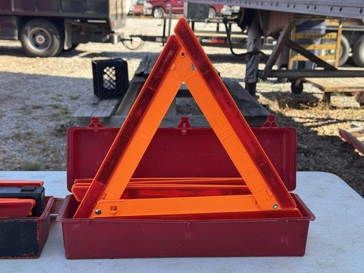 warning-triangles-image-2