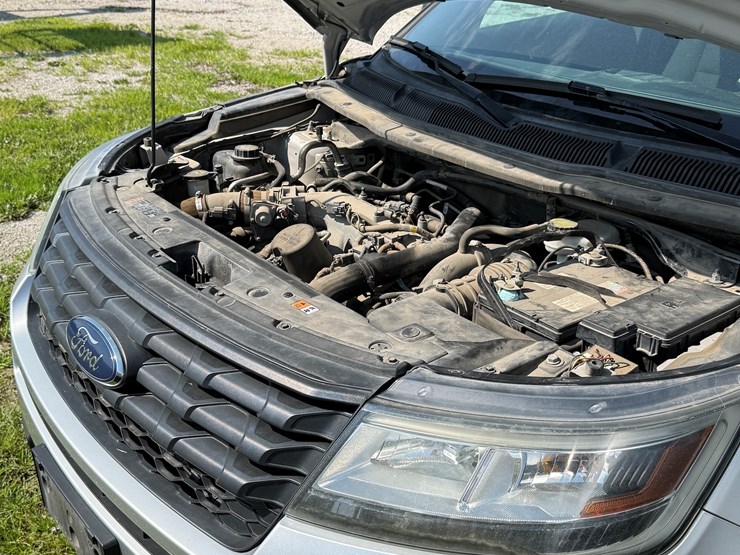 2016-ford-explorer-police-interceptor-image-49