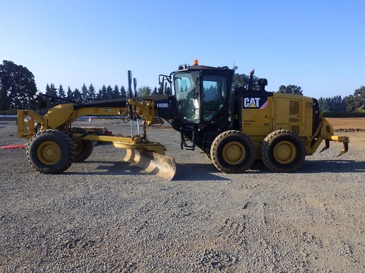 2013-caterpillar-140m2-image-6