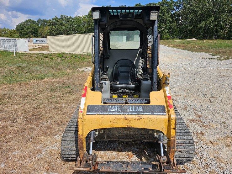 caterpillar-247b-image-21