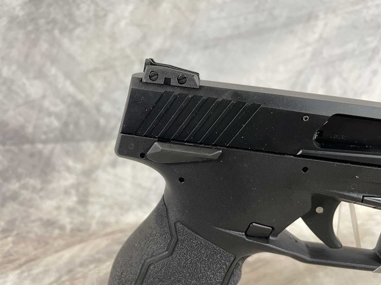 #5144-•-taurus,-22-lr-pistol,-sn:-tx22141,-(neenah,-wi)-image-8