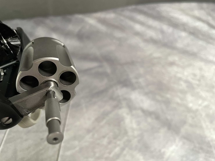 #5155-•-charter-arms-undercover-lite,-38-spl-revolver,-sn:-23l05132,-(neenah,-wi)-image-20
