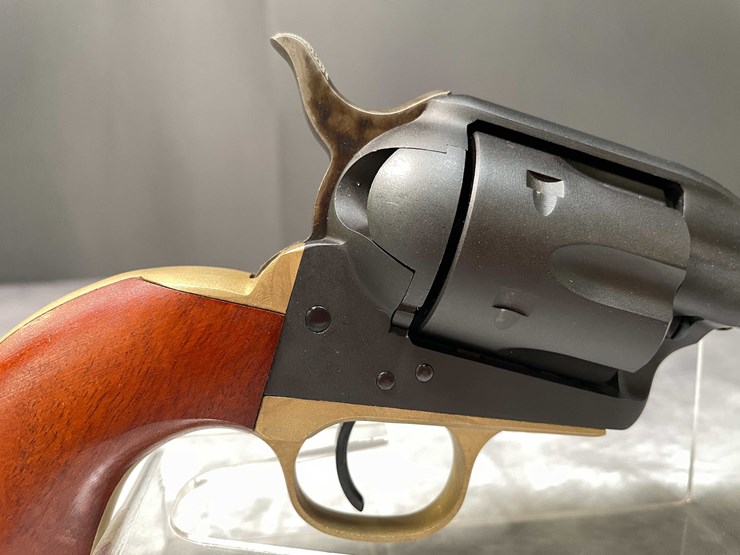 #5163-•-stoeger-cattleman,-45-colt-revolver,-sn:-um3413,-(neenah,-wi)-image-22