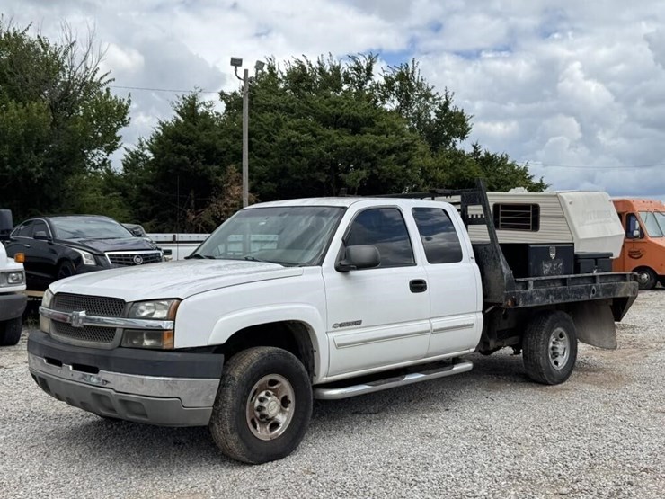 2003-chevrolet-silverado-image-1