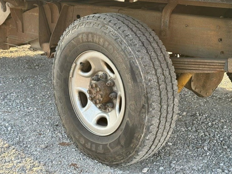 2001-chevrolet-silverado-image-12