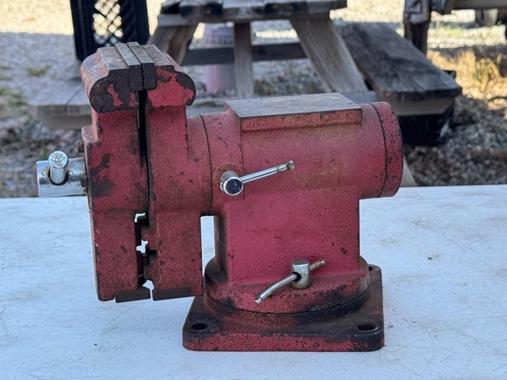 vise-image-1