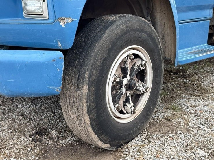1993-ford-f70-image-28