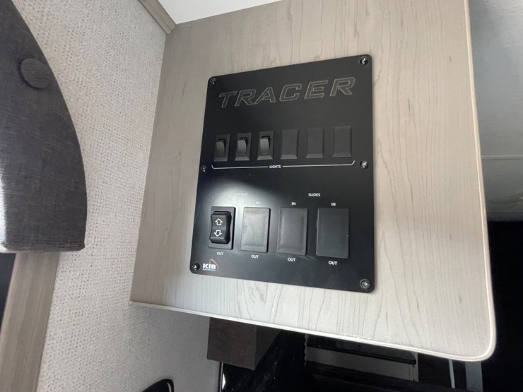 #499-•-2021-tracer-le-camper-(title-in-delay)-image-127