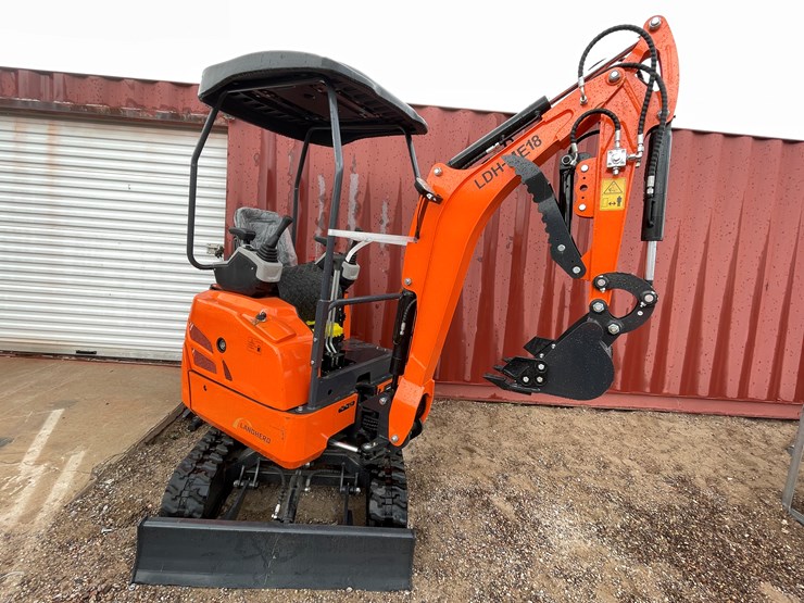 #2010-•-mini-excavator-image-1
