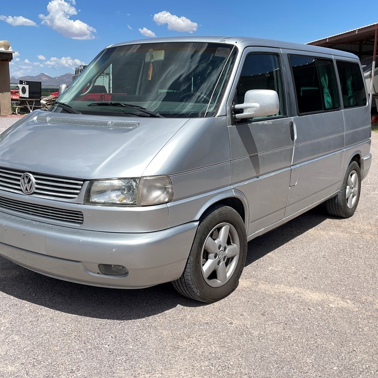 #501 • 2002 Volkswagen Eurovan MV (Title in Delay)