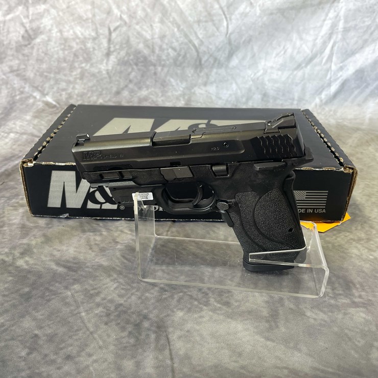 #5134 • Smith & Wesson M&P 9 Shield, 9mm Luger Pistol, SN: RFK7257 (Neenah, WI)