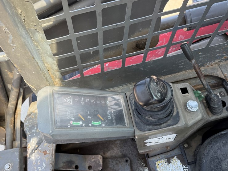 2001-takeuchi-tl150-image-10