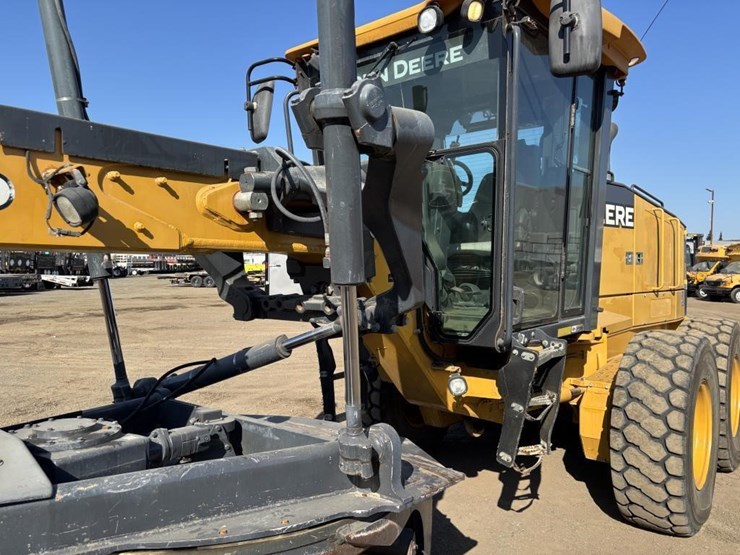 2012-deere-672gp-image-12