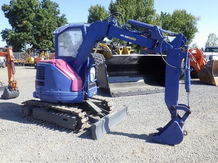 komatsu-pc28uu-image-2