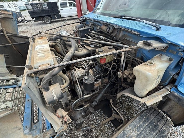 1993-ford-f70-image-15