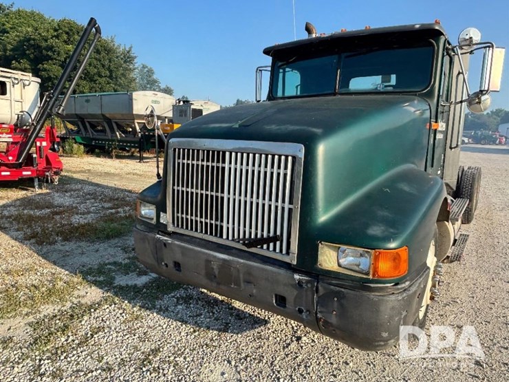 1993-international-9100-image-2