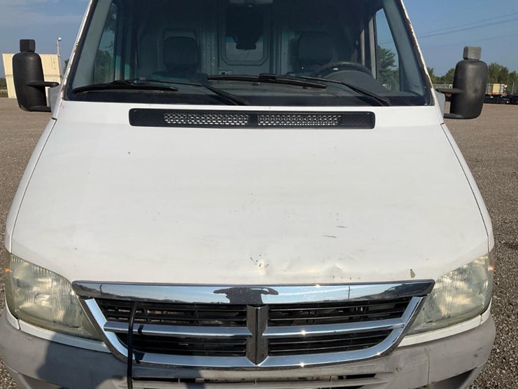 2004-dodge-sprinter-2500-image-10