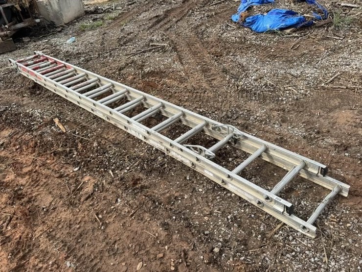 werner-30-ft-aluminum-extension-ladder-image-1