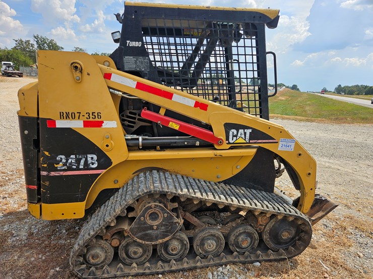 caterpillar-247b-image-16