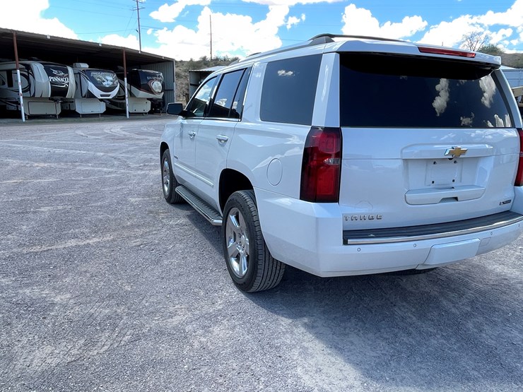 2017-chevrolet-tahoe-image-7