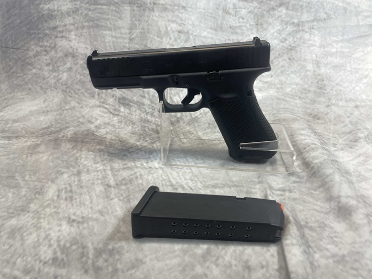 #5146-•-glock-g17-gen-5,-9mm-luger-pistol,-sn:-bvst133,-(neenah,-wi)-image-23