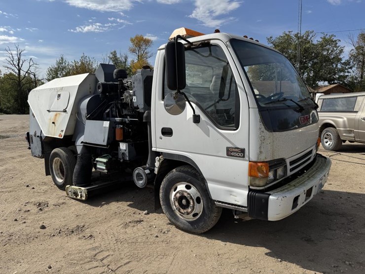 2003-gmc-w4500-image-7