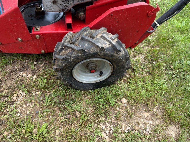 troy-built-sickle-bar-mower,-3.5-hp-briggs-and-stratton-engine,-self-propel-image-12