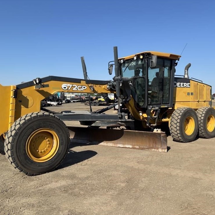 2012 DEERE 672GP