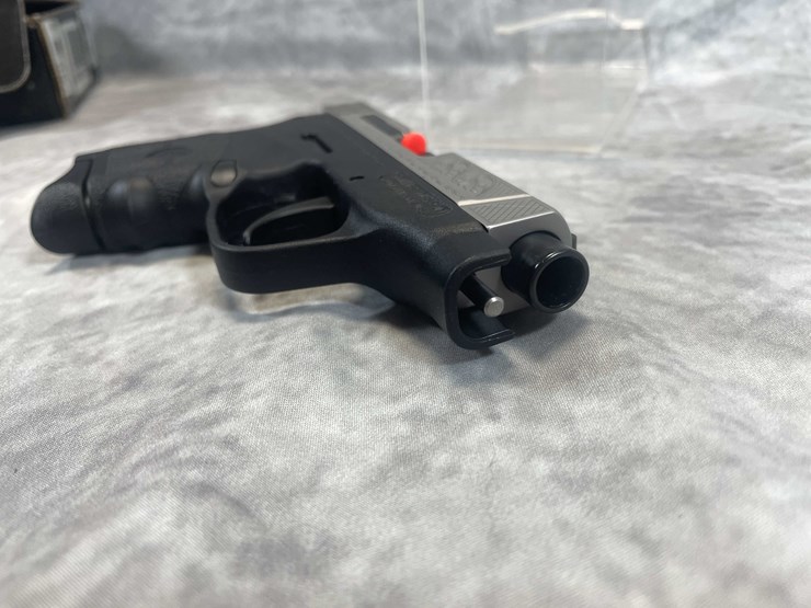 #5165-•-smith-&-wesson-bodyguard,-engraved-380-auto-pistol,-sn:-kes4008,-(neenah,-wi)-image-4
