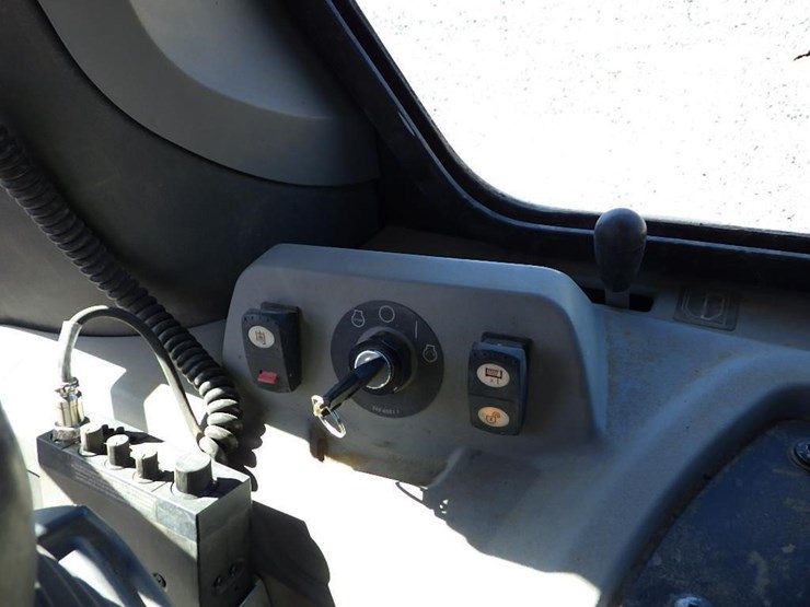 2012-caterpillar-d7e-image-32