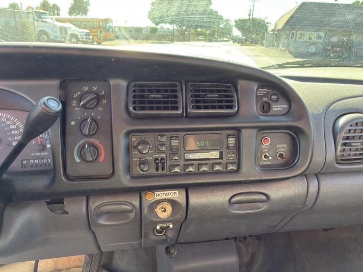 2001-dodge-ram-3500-image-14