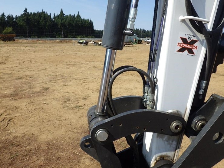 2024-bobcat-e48-hydraulic-excavator-image-9