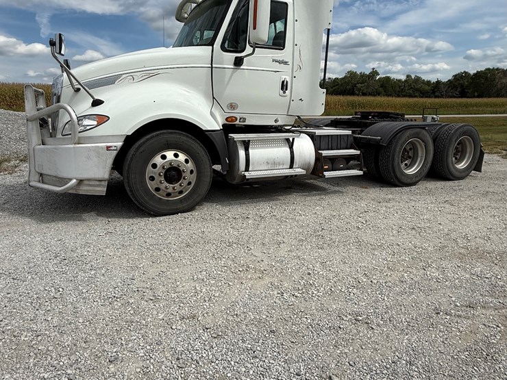 2010-international-prostar-image-7