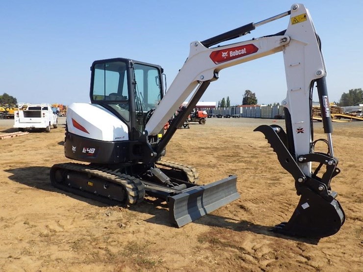 2024-bobcat-e48-hydraulic-excavator-image-2