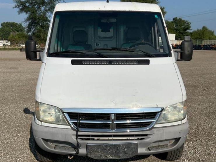 2004-dodge-sprinter-2500-image-8