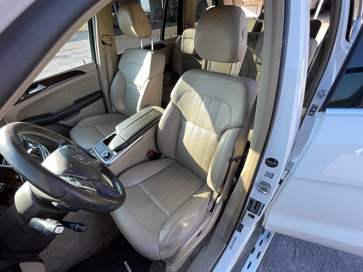 2015-mercedes-benz-gl450-image-59