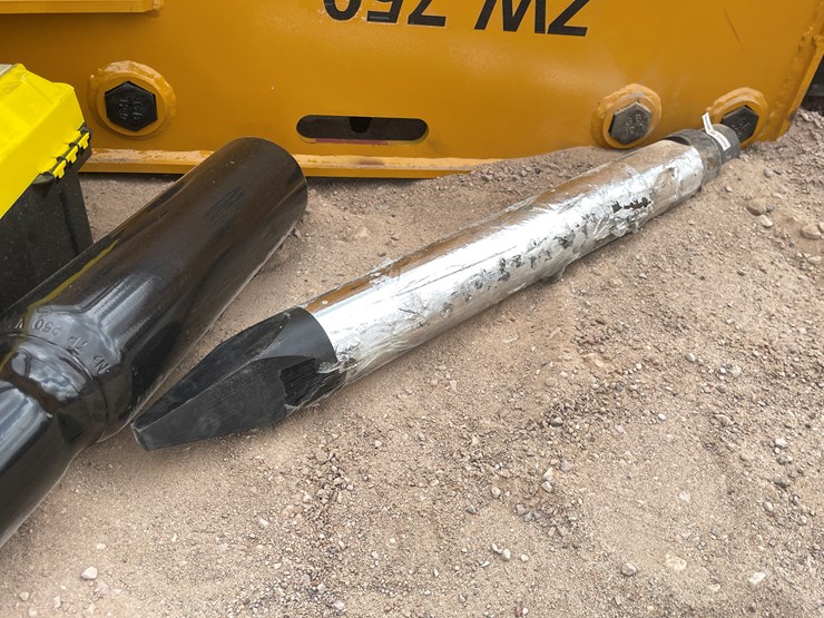 #2018-•-skid-steer-concrete-breaker-image-4