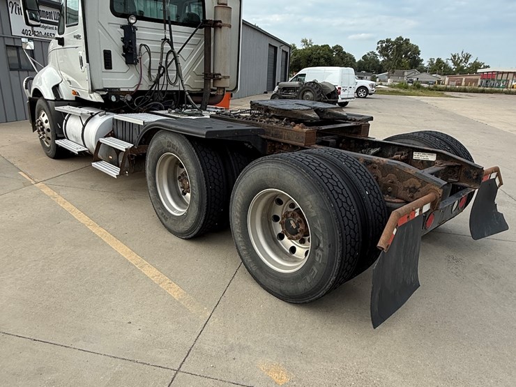 2010-international-prostar-image-21